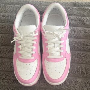 ALO Yoga White and Pink Low-Top Sneakers